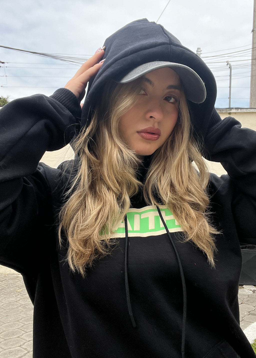 HOODIE LUCK NEGRO