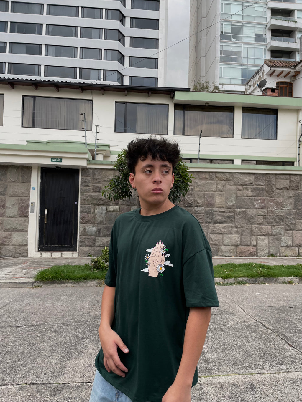 CAMISETA HAND VERDE