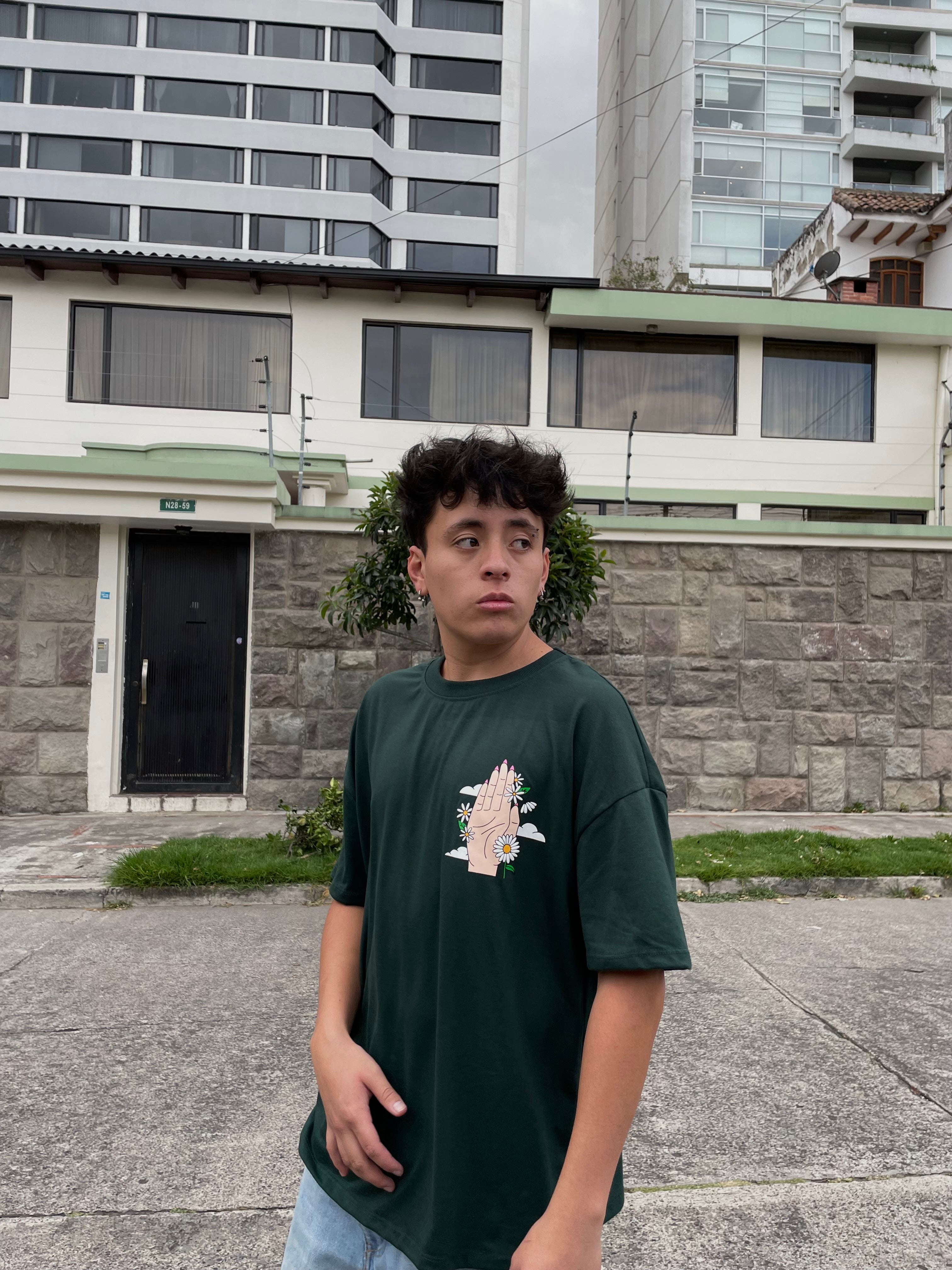 CAMISETA HAND VERDE