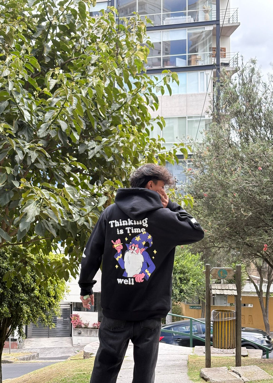HOODIE MAGO NEGRO