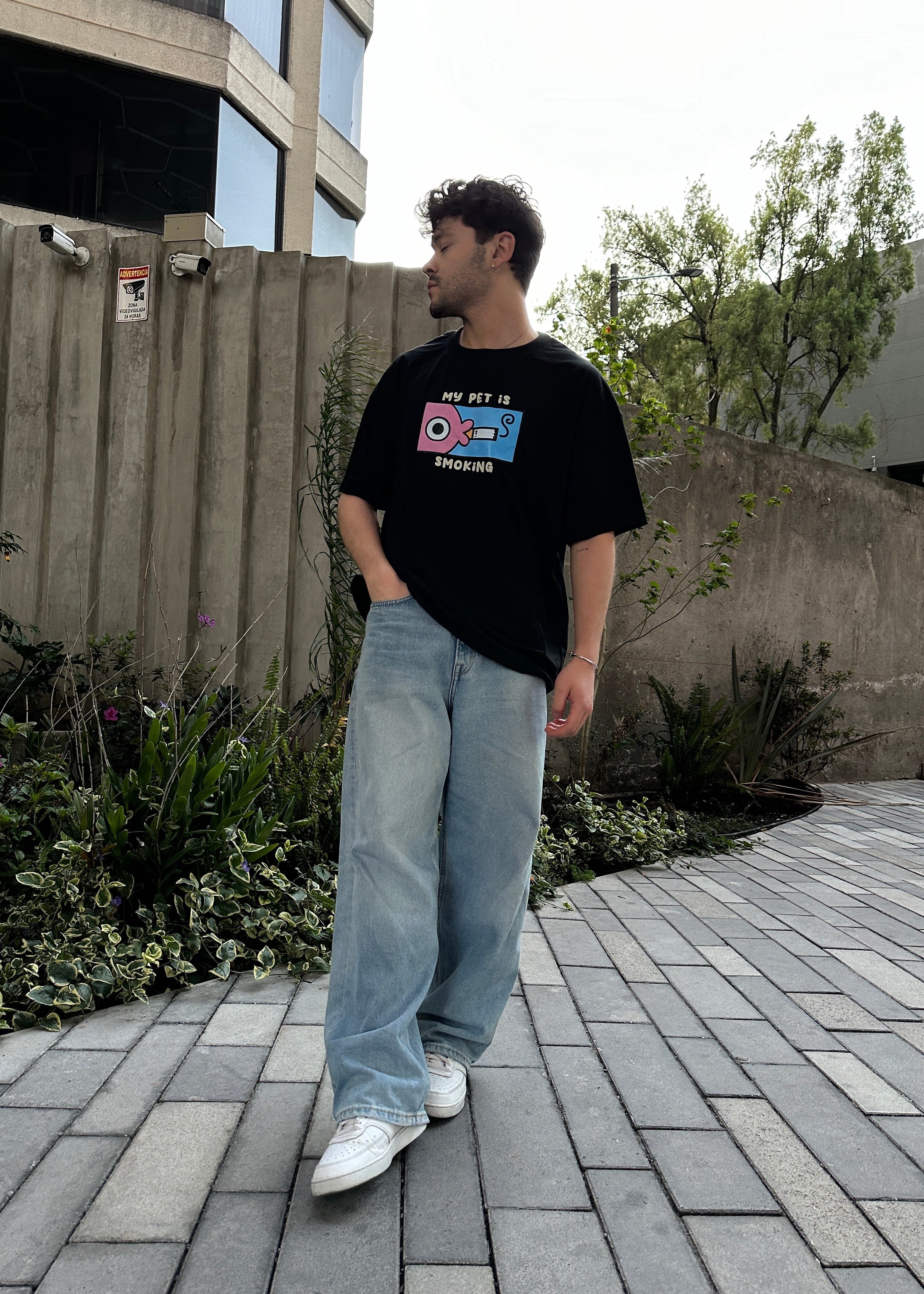 CAMISETA FISH NEGRO
