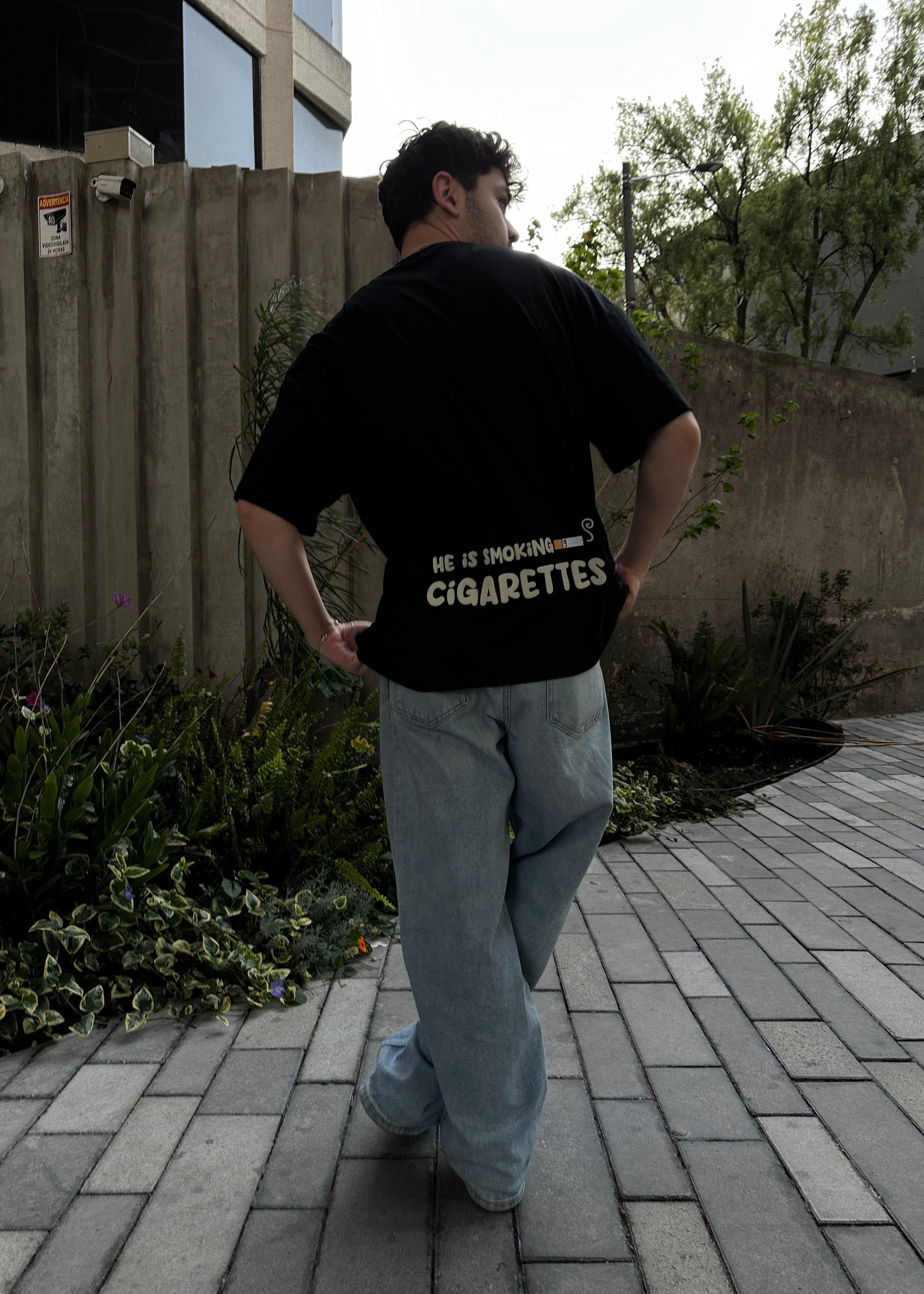 CAMISETA FISH NEGRO