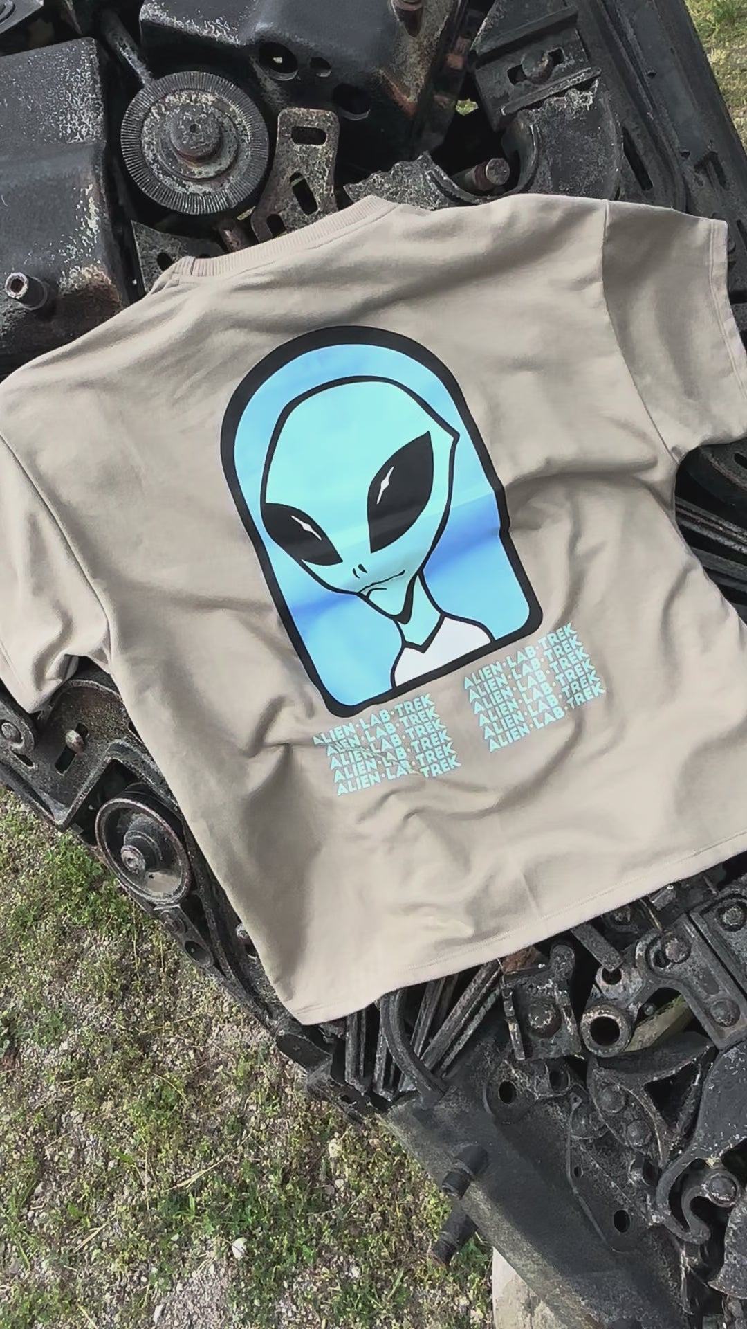 CAMISETA ALIEN CAMEL