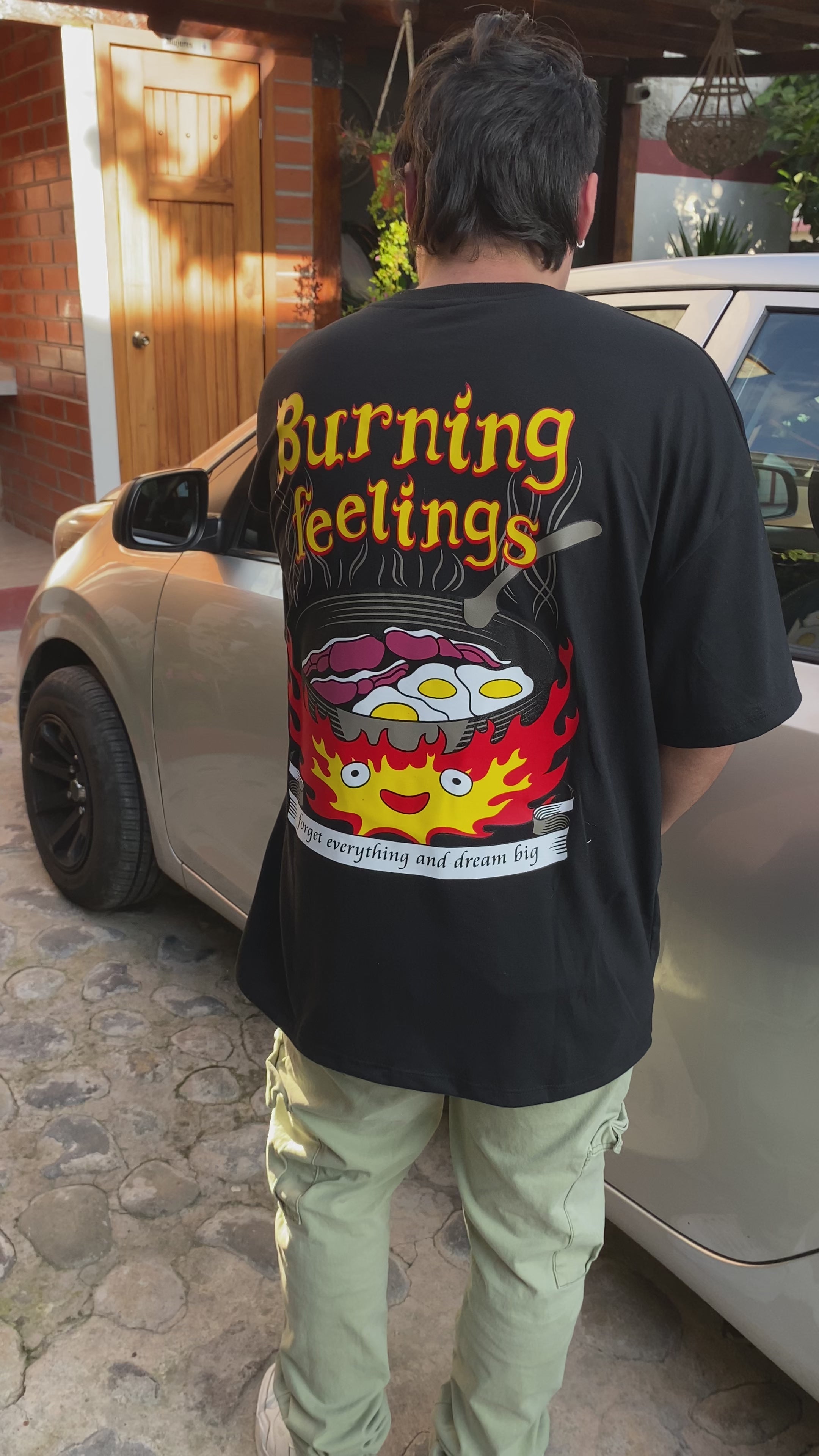 CAMISETA EGGS NEGRO